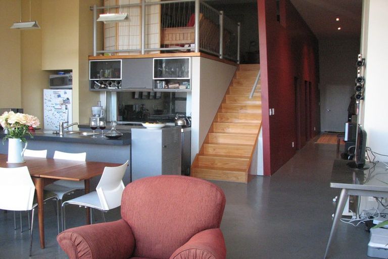 Photo of property in Stadium Garden Flats, 104/107 Thorndon Quay, Pipitea, Wellington, 6011