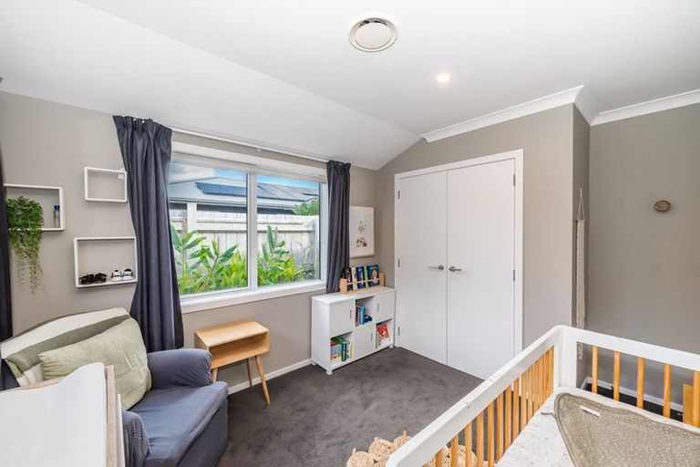 Photo of property in 10 Mahia Lane, Waikanae, 5036