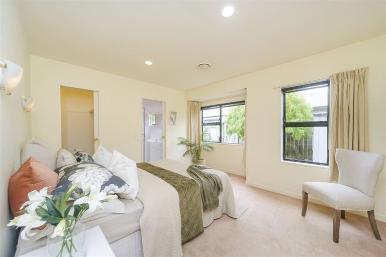 Photo of property in 127 Summerhill Drive, Fitzherbert, Palmerston North, 4410