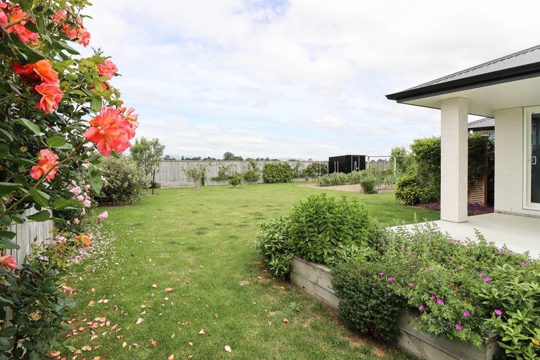 Photo of property in 28 Feist Street, Carterton, 5713