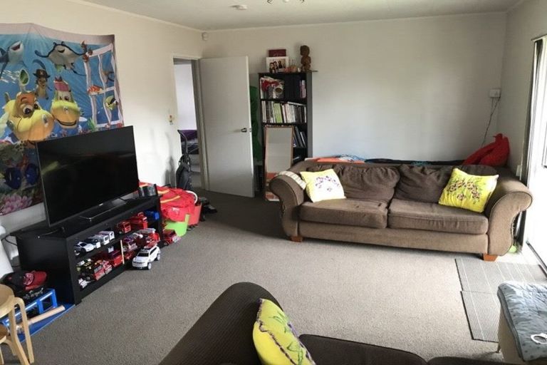 Photo of property in 108 Finlayson Avenue, Clendon Park, Auckland, 2103