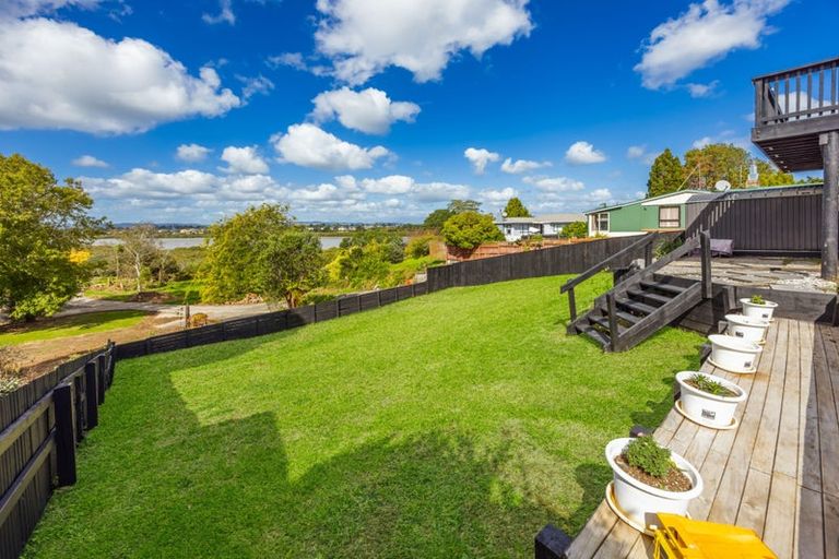 Photo of property in 6 Lucas Place, Weymouth, Auckland, 2103