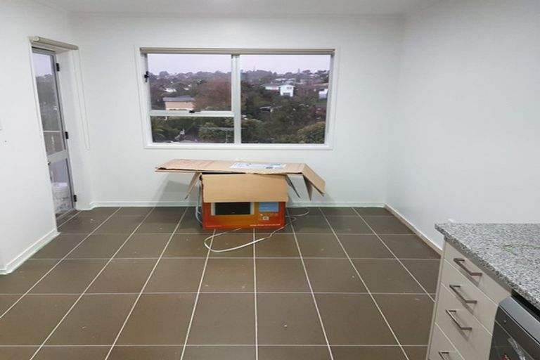 Photo of property in 42 Tamahere Drive, Glenfield, Auckland, 0629