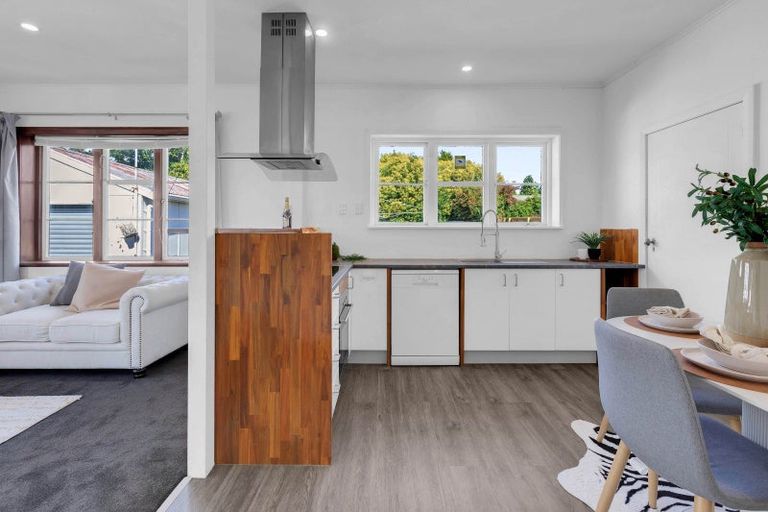 Photo of property in 103 Forest Lake Road, Forest Lake, Hamilton, 3200