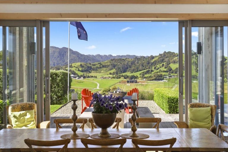 Photo of property in 11 Tamahunga Drive, Matakana, Warkworth, 0985