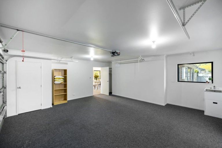 Photo of property in 19 Haddow's Place, Lake Hayes, Queenstown, 9304