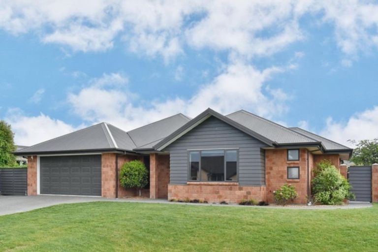 Photo of property in 22 Hawthorn Mews, Rangiora, 7400