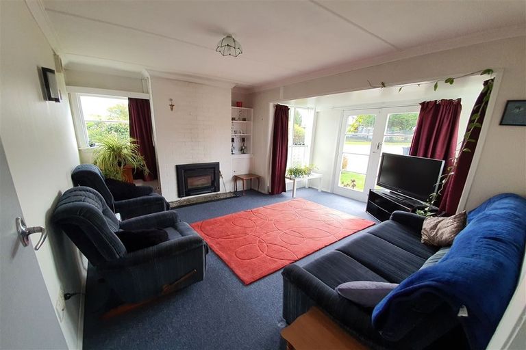 Photo of property in 37 Timaru Road, Waimate, 7924