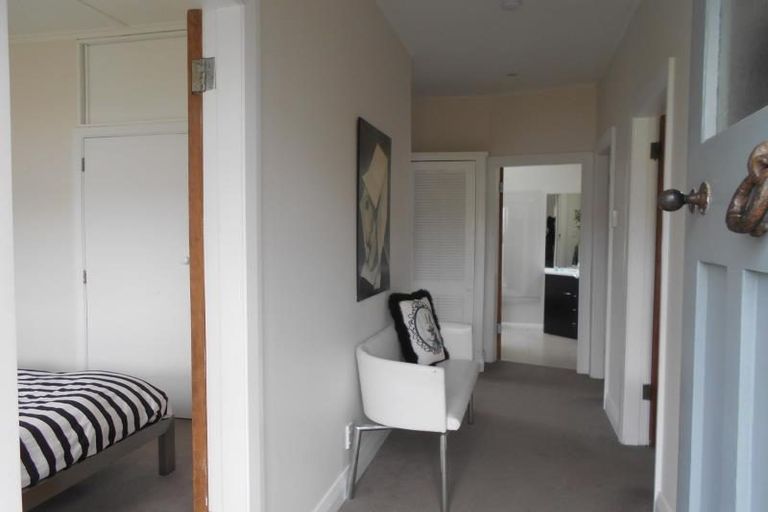 Photo of property in 53 Creswick Terrace, Northland, Wellington, 6012