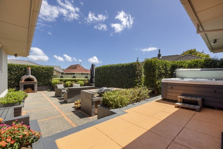 Photo of property in 124 Carrington Street, Lower Vogeltown, New Plymouth, 4310