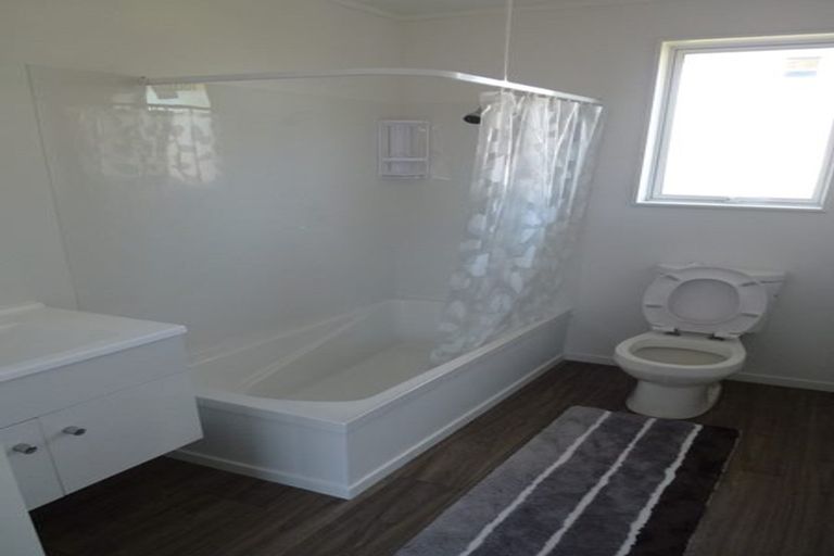 Photo of property in 38 Hobart Crescent, Wattle Downs, Auckland, 2103