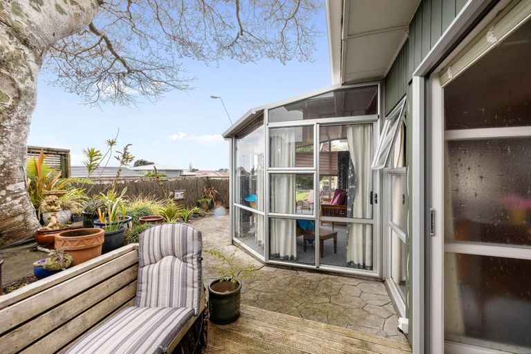 Photo of property in 341 Devon Street West, New Plymouth, 4310