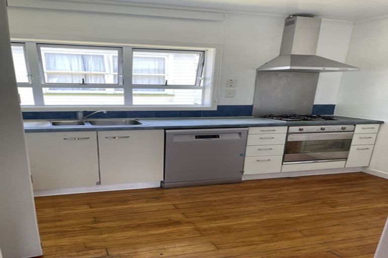 Photo of property in 12 Tristram Avenue, Forrest Hill, Auckland, 0620