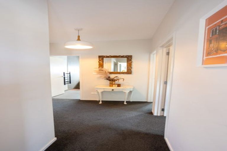 Photo of property in 4 Awatira Drive, Papamoa Beach, Papamoa, 3118