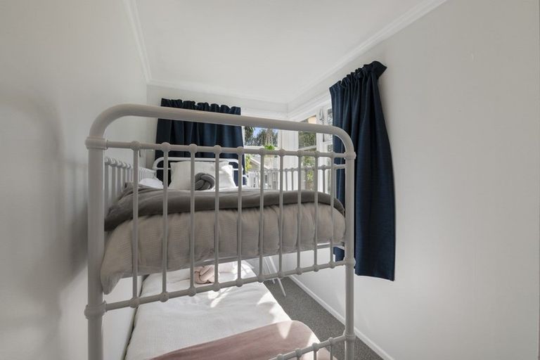 Photo of property in 24 Alexander Road, Raumati Beach, Paraparaumu, 5032