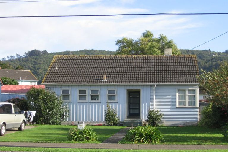 Photo of property in 1129 High Street, Taita, Lower Hutt, 5011