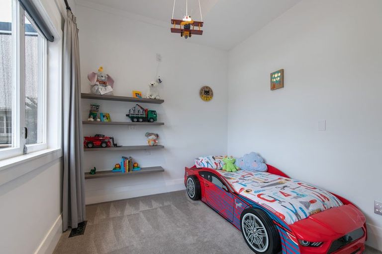 Photo of property in 61 Mount Smart Road, Onehunga, Auckland, 1061