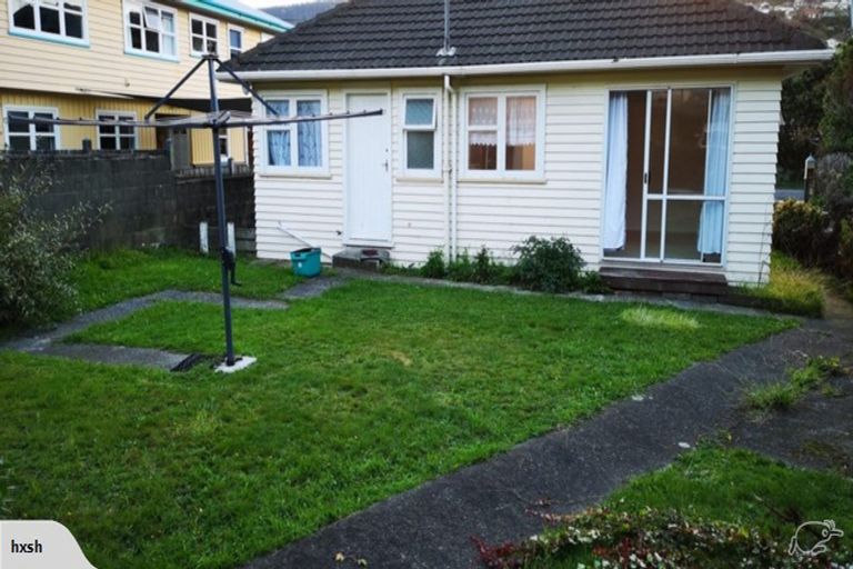 Photo of property in 4 Hinau Street, Tawa, Wellington, 5028