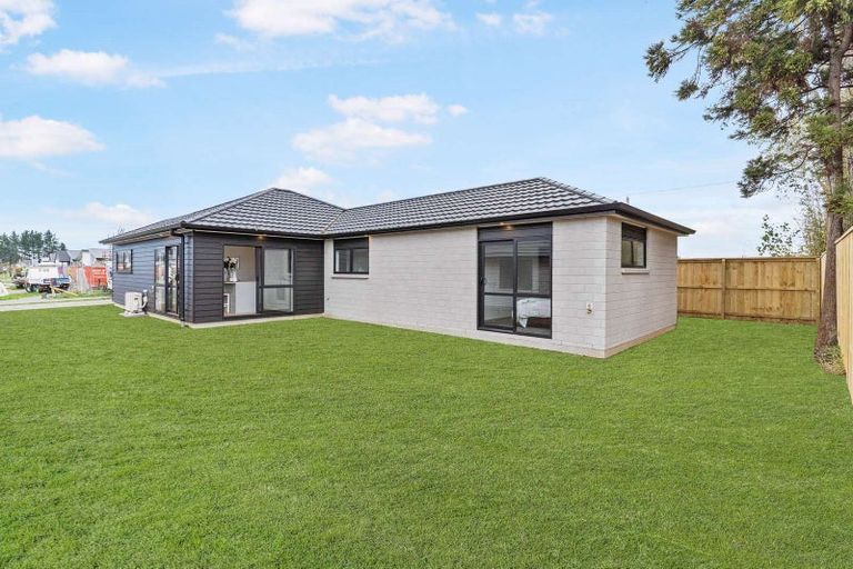 Photo of property in 15 Rosslands Avenue, Karaka, 2124