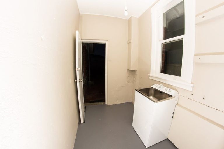 Photo of property in 90 Freyberg Street, Lyall Bay, Wellington, 6022