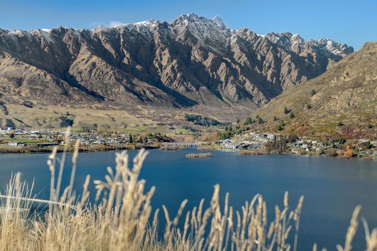 Photo of property in 10 Snowy Place, Frankton, 9300