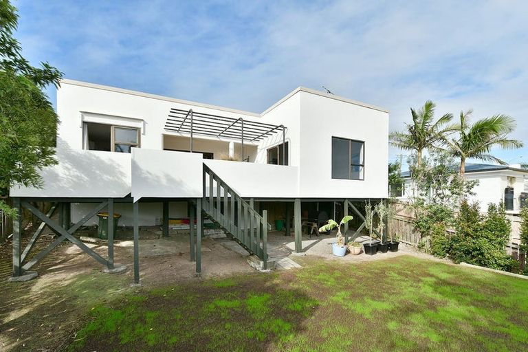 Photo of property in 956 Whangaparaoa Road, Manly, Whangaparaoa, 0930