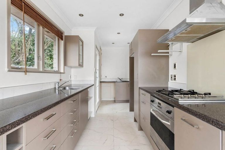 Photo of property in 19 Spence Road, Henderson, Auckland, 0612