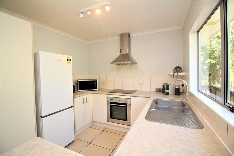 Photo of property in 2/344 Swanson Road, Ranui, Auckland, 0612