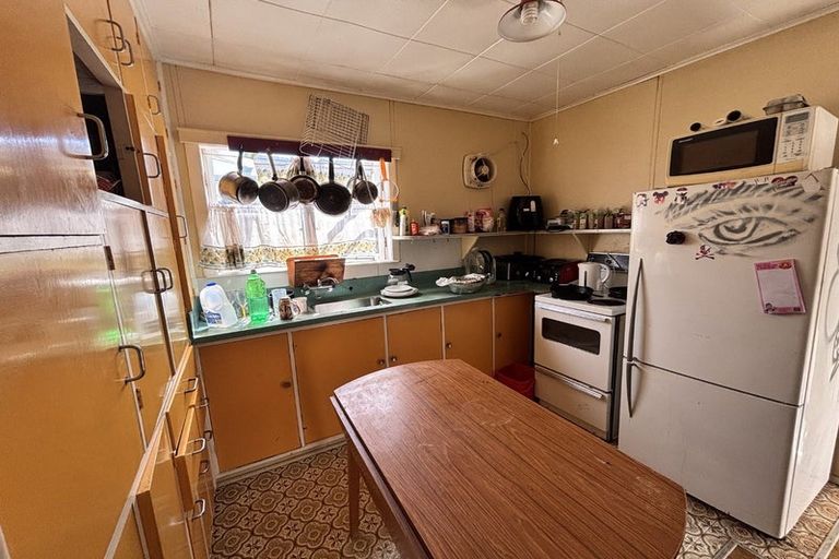 Photo of property in 1/869 East Coast Road, Northcross, Auckland, 0632