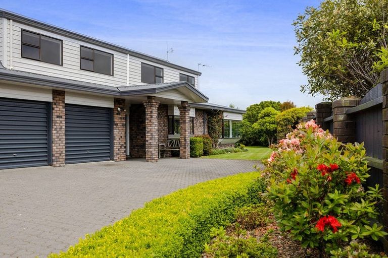 Photo of property in 11 County Drive, Hawera, 4610