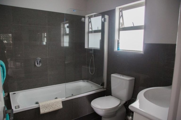 Photo of property in 24 Cologne Street, Martinborough, 5711