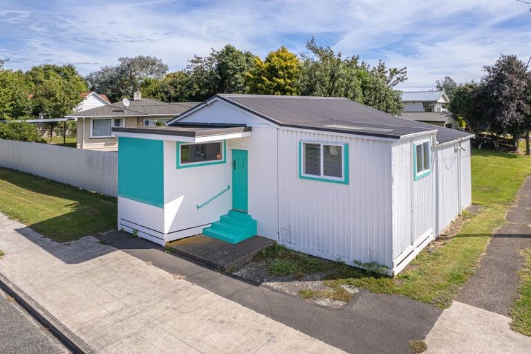 Photo of property in 45 Gloag Street, Waverley, 4510