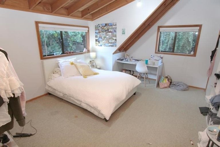 Photo of property in 2 Cosy Dell Road, North Dunedin, Dunedin, 9016