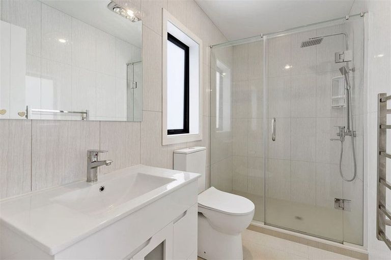 Photo of property in 11a Kirikiri Drive, Papakura, 2110