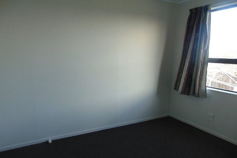 Photo of property in 1/8 Myna Place, Weymouth, Auckland, 2103