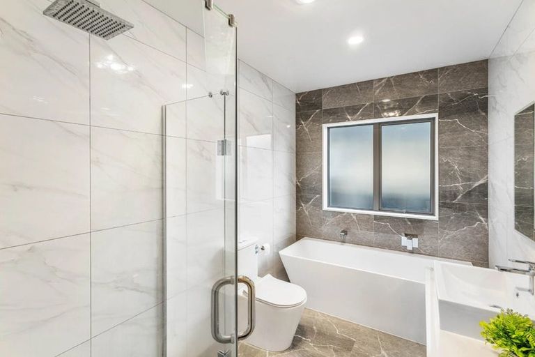 Photo of property in 9 James Elliot Way, Pokeno, 2402