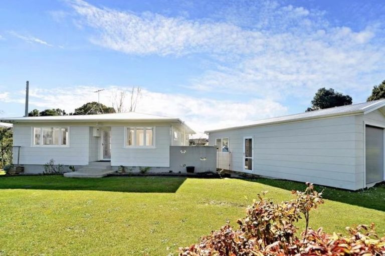 Photo of property in 27 Youngs Road, Papakura, 2110
