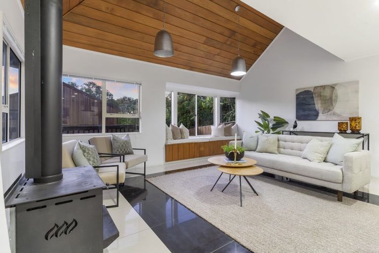 Photo of property in 2/20 Rambler Crescent, Beach Haven, Auckland, 0626