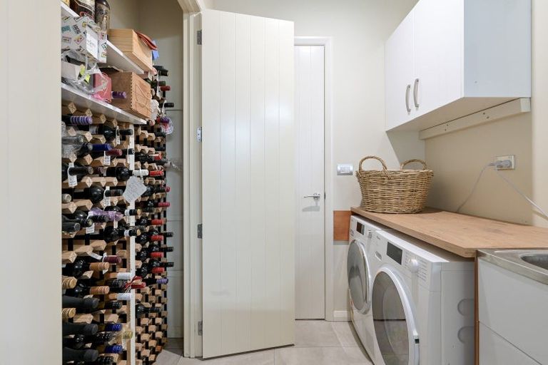 Photo of property in 22 Hansard Place, Bethlehem, Tauranga, 3110