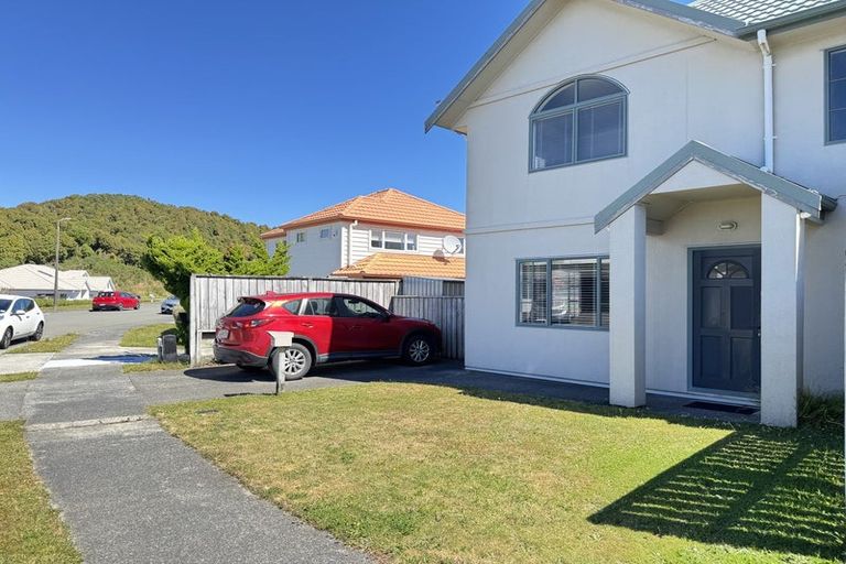 Photo of property in 40a Landsdowne Terrace, Karori, Wellington, 6012
