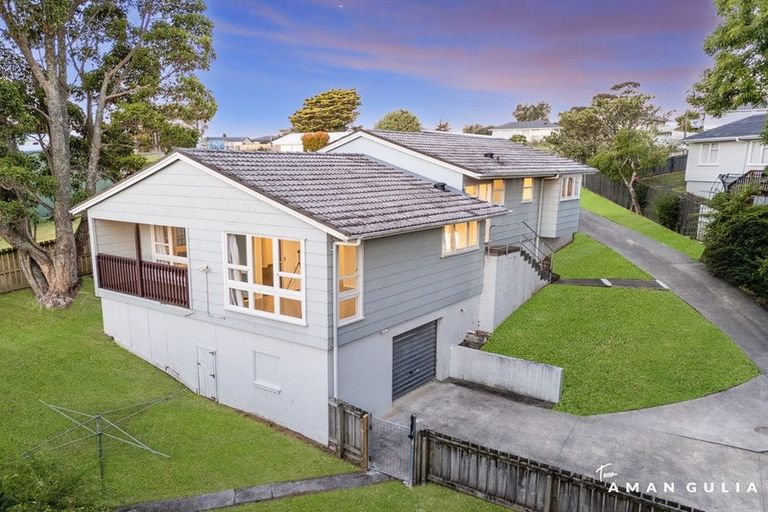 Photo of property in 18 Grandison Crescent, New Lynn, Auckland, 0600