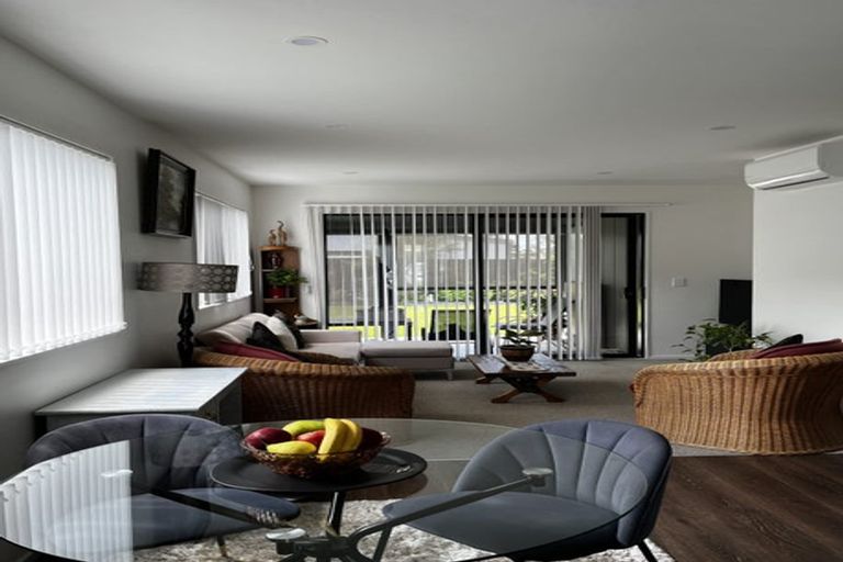 Photo of property in 12 Hirere Road, Whitford, Howick, 2571