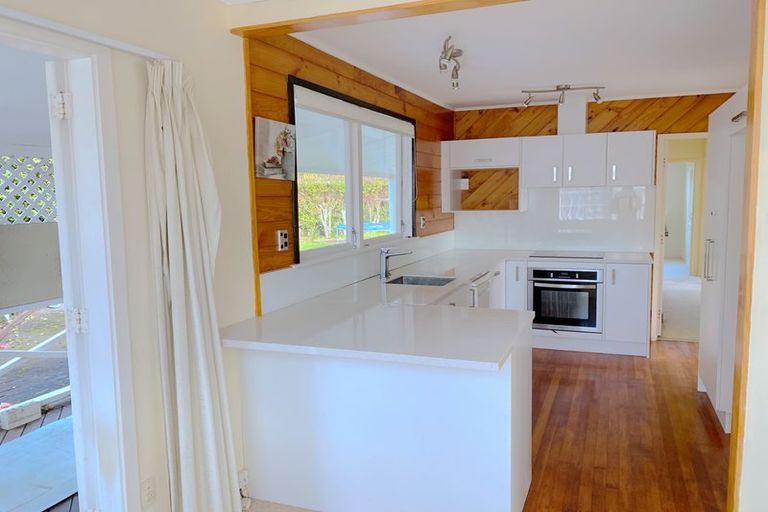 Photo of property in 49 Chilcott Road, Henderson, Auckland, 0612