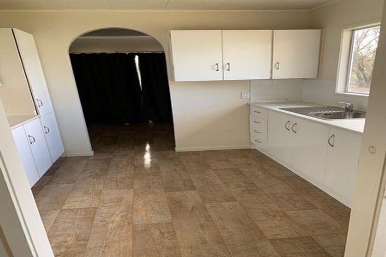 Photo of property in 12 Mile Place, Henderson, Auckland, 0612