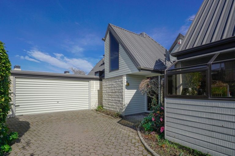 Photo of property in 31 O'connor Place, Burnside, Christchurch, 8053