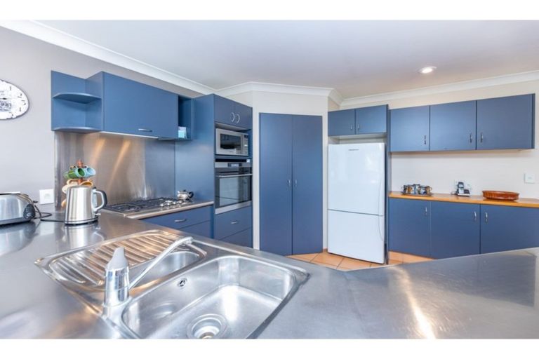 Photo of property in 61 Chesterfield Mews, Russley, Christchurch, 8042