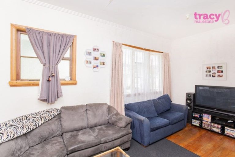 Photo of property in 10 Balfour Road, Te Karaka, 4022