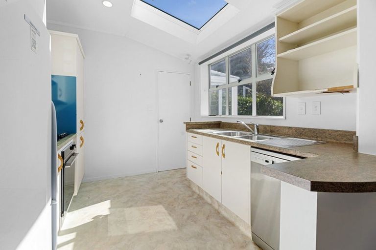 Photo of property in 90 Eden Street, Island Bay, Wellington, 6023