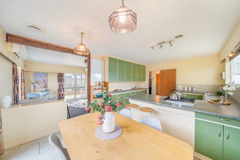 Photo of property in 7 Limerick Grove, Ascot Park, Porirua, 5024