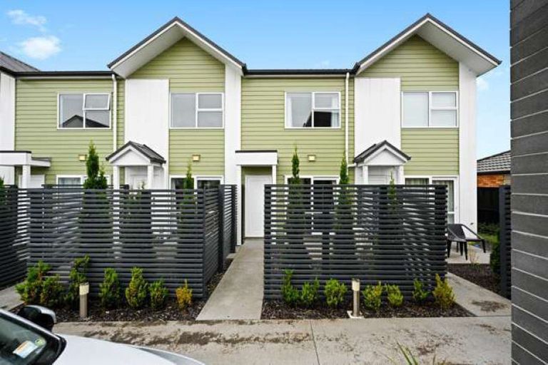 Photo of property in 9/10 Burrows Place, Frankton, Hamilton, 3204